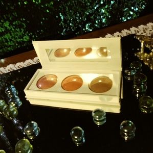 Realher be Fearless, be Limitless blush kit